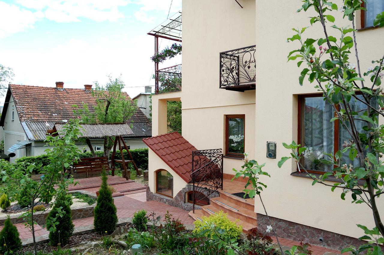 Hotel U Olgi Truskawez Exterior foto